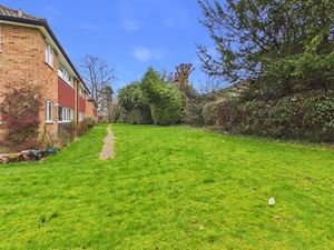 COMMUNAL GARDENS- click for photo gallery